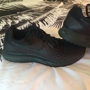 Nike running shoes 🖤👟